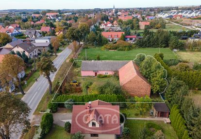 Działka z zabudowaniami w lutyni obok dino