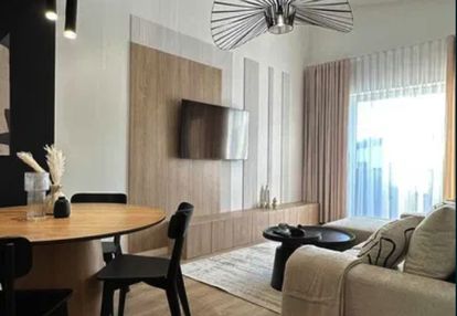 Awpolis-garaż-siłownia-wysoki standard