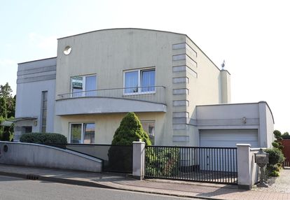 Dom wolnostojący z dużą działką