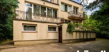 Przestronny dom z potencjałem w spokojnej okolicy