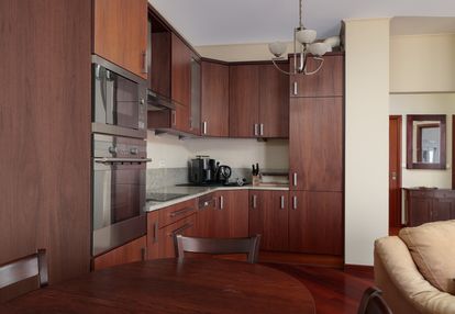 3 pokoje-2 garderoby-2 łazienki-stegny 93,93m²
