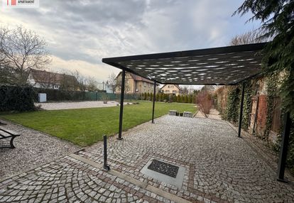 Wyjątkowa część kamienicy z dużym ogrodem