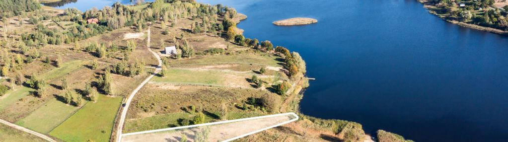 Działka z linią brzegową nad jeziorem