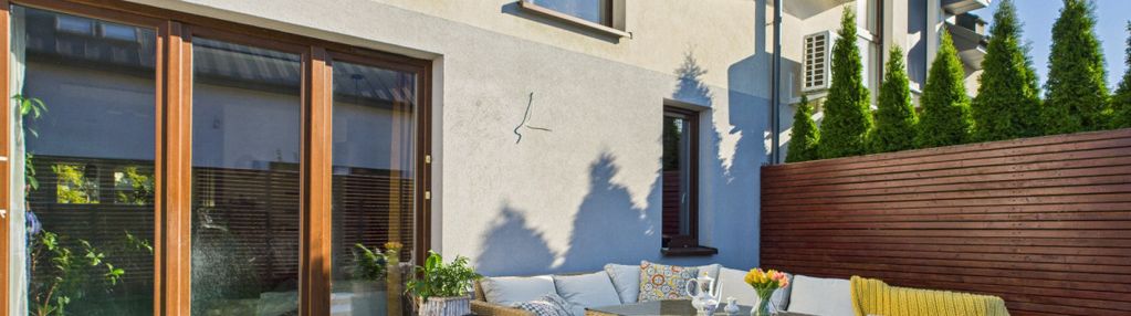 Dom wśród lasów puszczy darżlubskiej