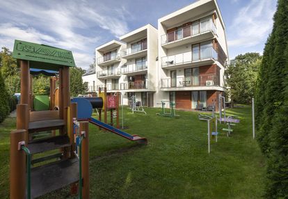 2  niezależne apartamenty hala garażowa 2 balkony