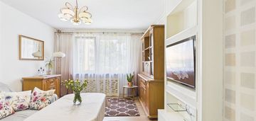 Świetna lokalizacja - balkon, wysoki parter