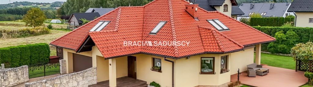 Komfortowy dom pod wieliczką na dużej działce