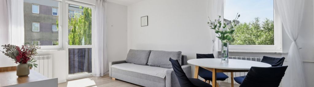 Jasne 3 pokoje z balkonem  i 58m2 i 2 piętro
