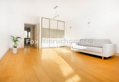 Klimatyczne 2 pokoje w niskim bloku os.mieszka i