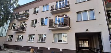 Miejsce postojowe, balkon, parking