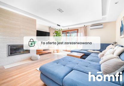 Piękny dom z basenem i ogrodem
