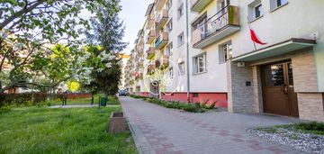 Błonie 2 pokoje po remoncie pierwsze piętro balkon