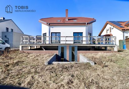 Bliźniak dla rodziny 2+2 wśród natury w konarzewie