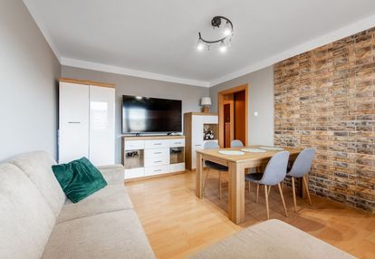 2 pok. wiecherta, duży balkon, oddzielna kuchnia