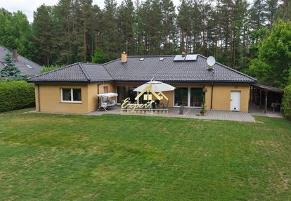 Dom parterowy 174 m² z garażem i altaną