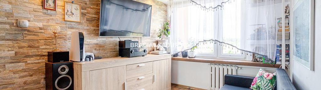 3 pok/ duży balkon/ winda/ ul. walerego sławka.
