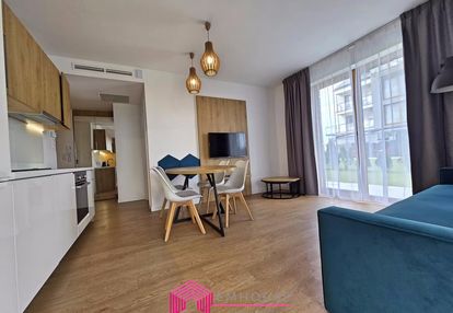 Nowoczesny apartament 3-pokojowy z dużym ogródkiem i dostępem do basenu