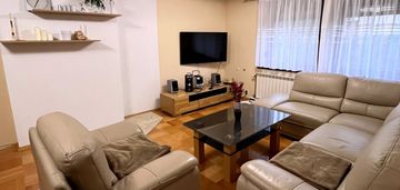 Pół domu-odrębna własność radostowice