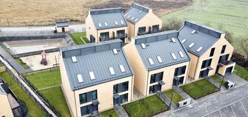 Kameralne gotowe osiedle, dwupoziomowe mieszkanie.