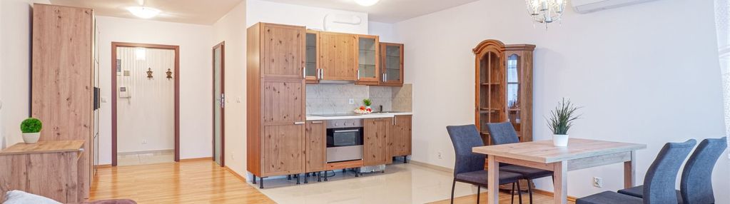 48 m2, klimatyzacja, balkon, winda, bez prowizji