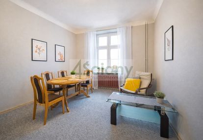 Mieszkanie w zabytkowej kamienicy tuż przy metrze!