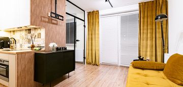 Przewóz i balkon i bagry i wydzielona sypialnia