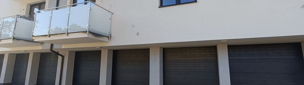 67m na zamkniętym osiedlu + 2 garaże w cenie.