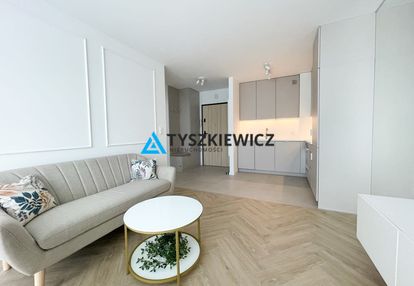 Miejsce w hali| blisko skm| 2-pokoje