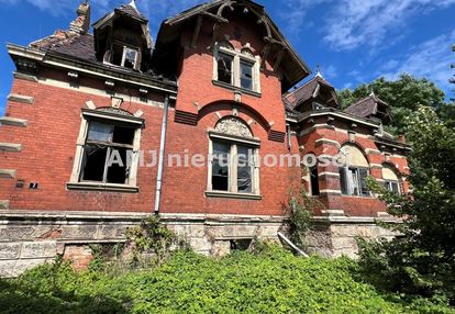 Przedwojenny dom typu willa w kątach wrocławskich