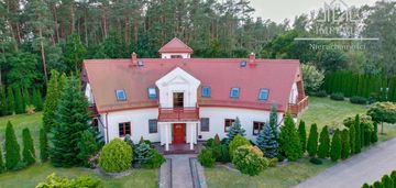 Rezydencja z prywatnym basenem i ogrodem | koźmin