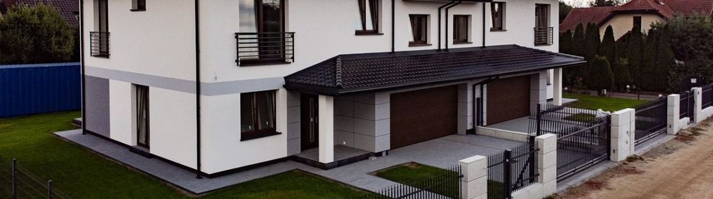 Połówka bliźniaka z garażem na 2 samochody