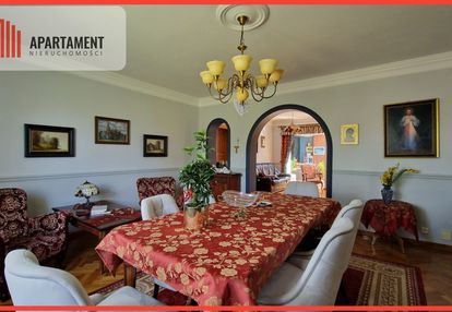 Dom z budynkami pod działalność gospodarczą