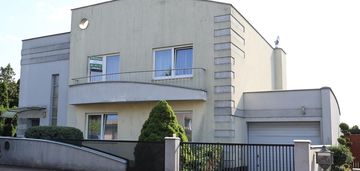 Dom wolnostojący z dużą działką