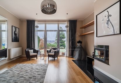 Nowoczesny dom z widokiem na wodę | osiedle miłe