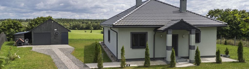 Dom parterowy z 2020 r. z pięknym widokiem z tarasu