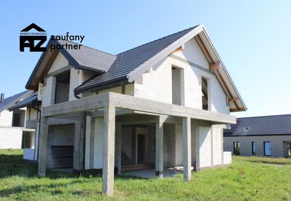 Dom na działce 8 ar z garażem na 2 samochody