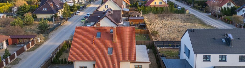 Dom wolnostojący - tuż pod lasem i blisko morza