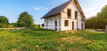 Dom z garażem - kąty