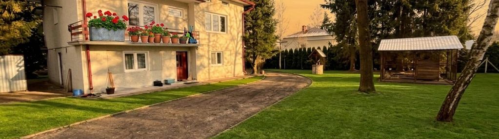 Siedlisko z dużym domem, działka budowlana 1,3 ha, ogrodzona