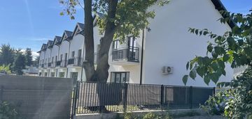 Ostatnie 2 domy w centrum kobyłki z mediami miejskimi oddanie w tym roku