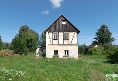 Poniemiecki dom do remontu, mur pruski