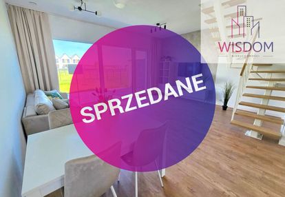 Wykończony z meblami dom w różnowie