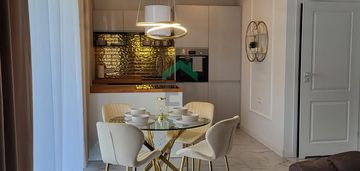 Apartament z ogródkiem.