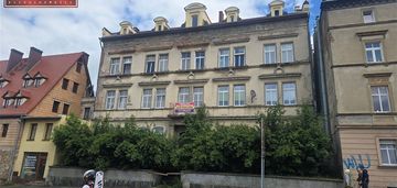Gotowy biznes lub piętro secesyjnej kamienicy.