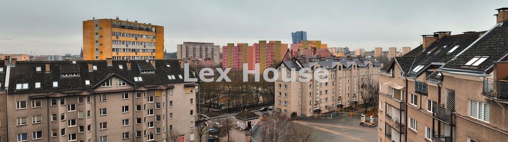 Sprzedam przestronne mieszkanie ii poziomowe.