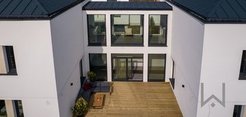 Jedna nieruchomość( 2 domy) wiele możliwości.