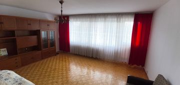 1 piętro 60,7m2, 3 pokoje, loggia ul.broniewskiego