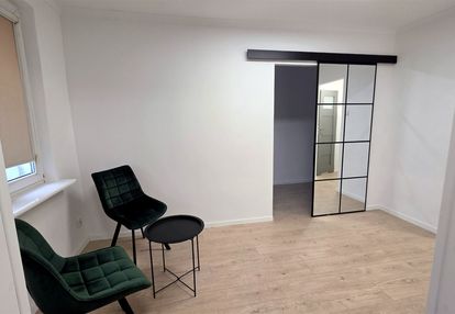 Urocza kawalerka w niedalekiej odgłość do centrum