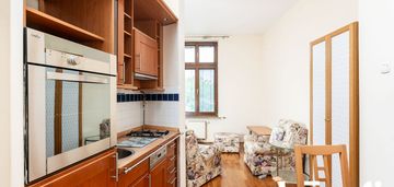 Dwupokojowe na cichej uliczce starego miasta