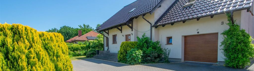 Urokliwy dom otoczony zielenią, skrzatusz!